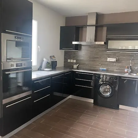 Bel Appartement 3 Chambres Avec Terrasse Lucciana *